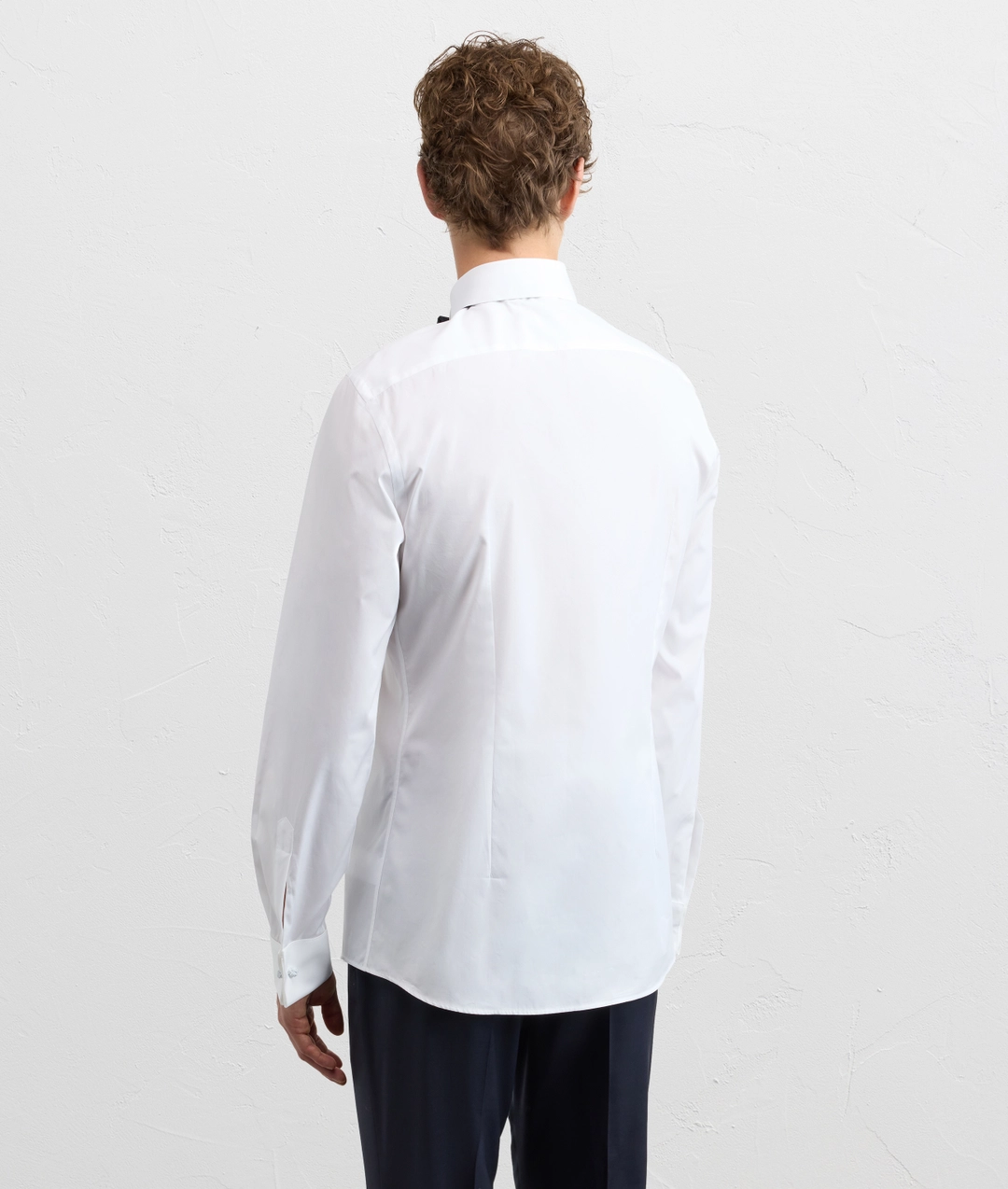 white pure white cotton shirt with cuff collar and pleated plastron — photo 4 of 5