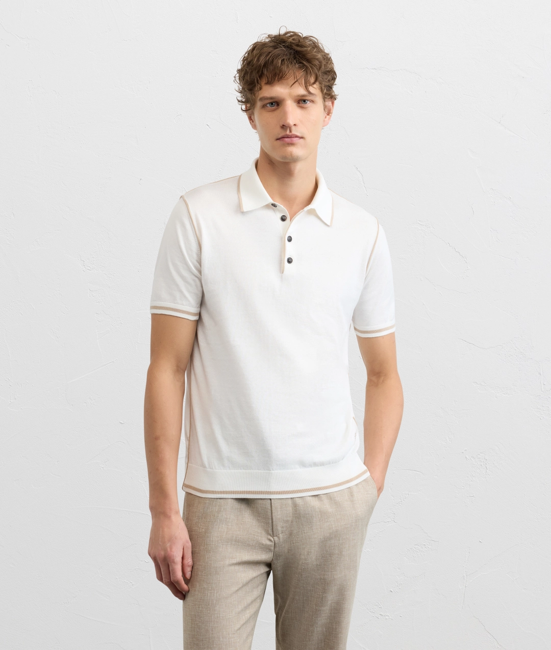 white cotton short sleeved polo shirt with contrasting trim — photo 3 of 5
