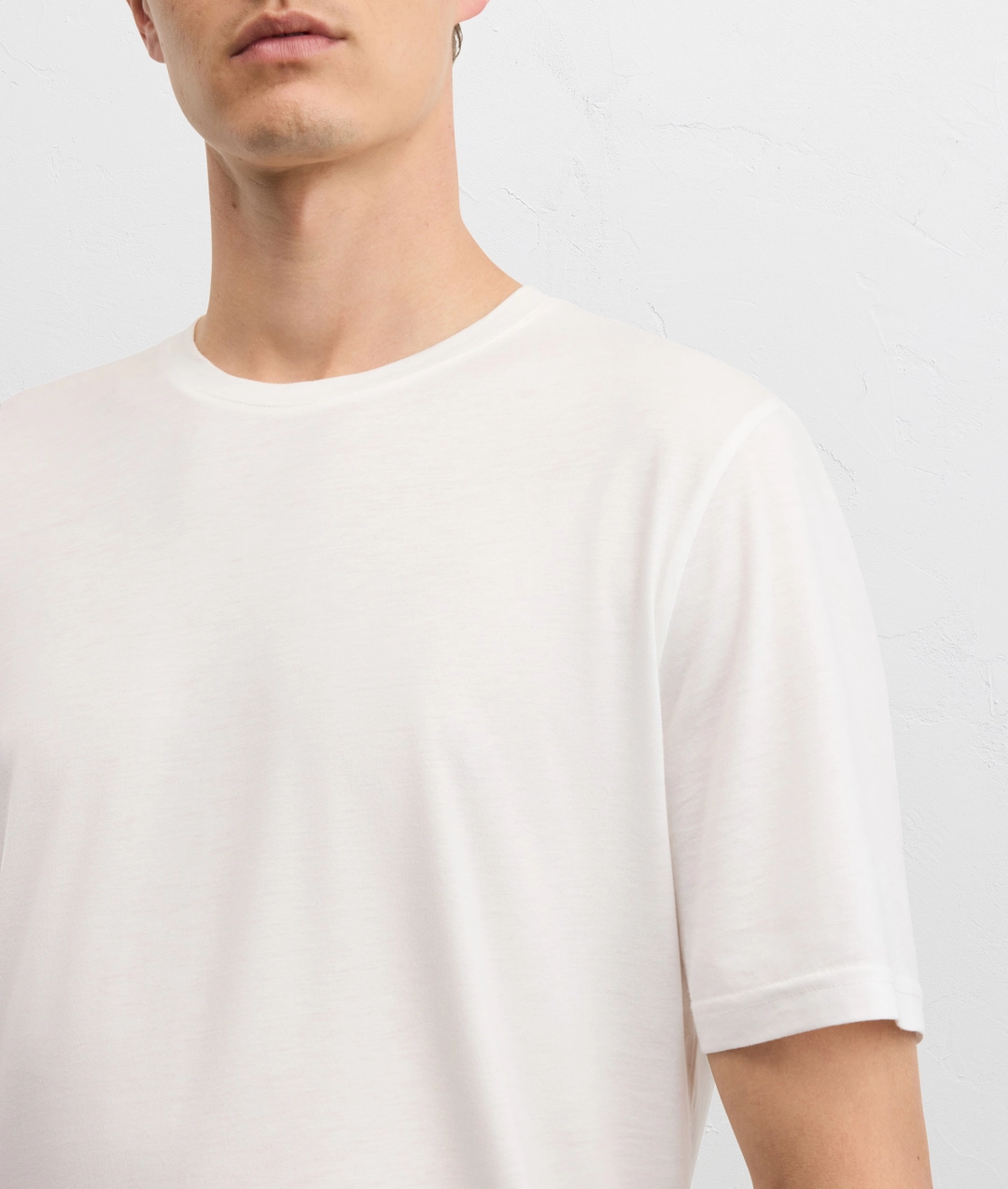 Ultra-light jersey t-shirt — photo 5 of 5